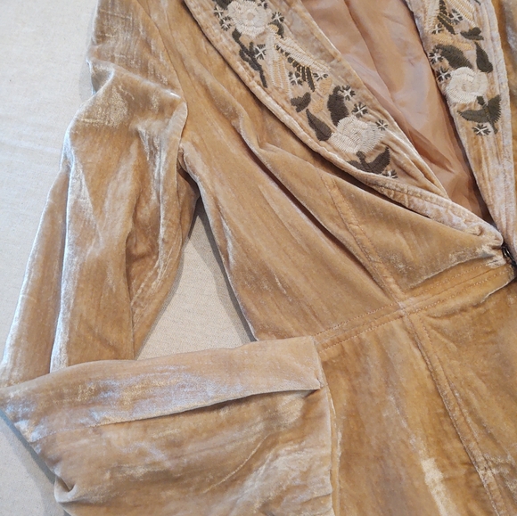 Velvet🤍Embroidered Blazer-Jacket~ Pale-Gold by Aziz  Size: S - Picture 1 of 8